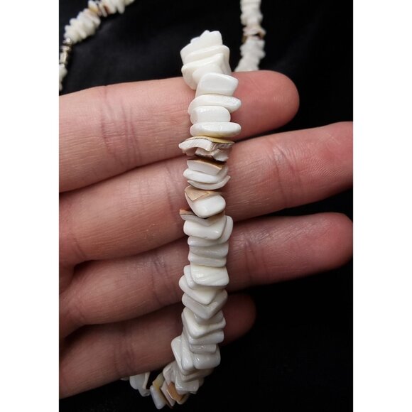 Vintage White & Brown Shell Bead Necklace With Natural Irregular Shapes & Metal - Picture 5 of 5